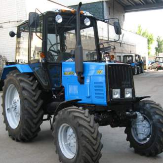 Трактор Беларус - МТЗ 1221.2 (Смоленск) Предназначен для выполнения различных сельскохозяйственных работ с навесными, полунавесными и прицепными машинами, на транспорте, с погрузочно-разгрузочными средствами, уборочными комплексами и для привода стационарных сельскохозяйственных машин.