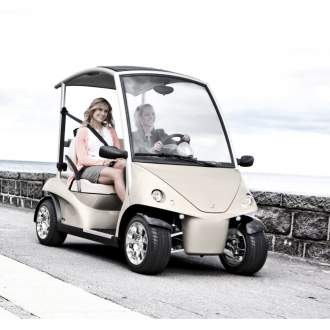 Электромобиль Garia Monaco Версия Garia, сертифицированная для дорог общего пользования Monaco,сертифицированная для дорог общего пользования, оснащена трехточечными ремнями безопасности и боковыми зеркалами.  Развивает максимальную скорость до 40 км / час.