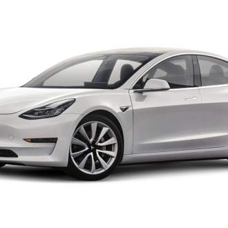 Электромобиль Tesla Model 3 В первые месяцы Tesla Model 3 будет выпускаться в двух модификациях. Обе оснащены одним электромотором и задним приводом.
