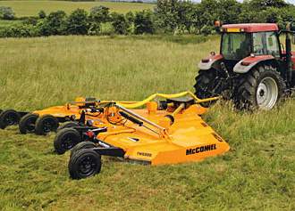 Роторная косилка (McConnel) Flex Wing SR15 Британская фирма McConnel, являющаяся в своей стране лидером по производству машин для скоса травы, разработала линейку роторных косилок, которые в нашей стране монтируются как навесное оборудование на трактор МТЗ