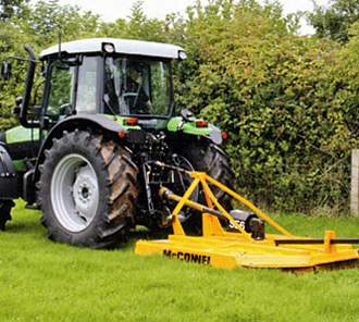 Роторная косилка (McConnel) SE7 Британская фирма McConnel, являющаяся в своей стране лидером по производству машин для скоса травы, разработала линейку роторных косилок, которые в нашей стране монтируются как навесное оборудование на трактор МТЗ