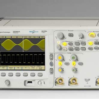 Цифровой запоминающий осциллограф Agilent Technologies DSO6052A (США) Серия состоит из моделей с полосой пропускания 100МГц, 300МГц, 500МГц и 1ГГц с частотами дискретизации от 2ГГц